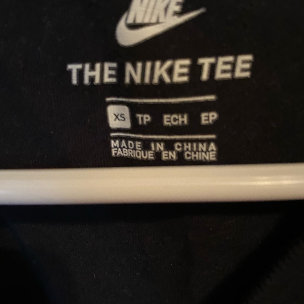 NIKE tee - Picture 2 of 2
